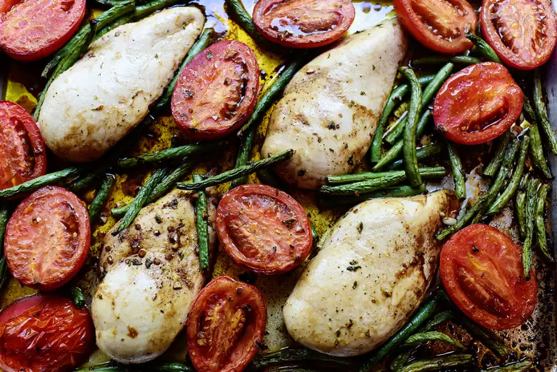 Italian Chicken Sheet Pan #ChickenRecipes #HealthyDinners #LilliesandLashes